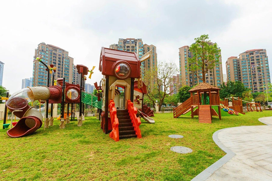 幼兒園露天游樂設備整體效果