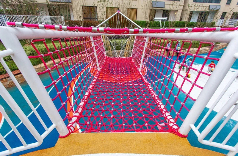 社區(qū)七彩長廊規(guī)劃設(shè)計攀爬網(wǎng)