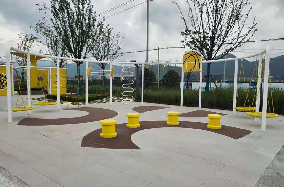 新型公園游樂設施