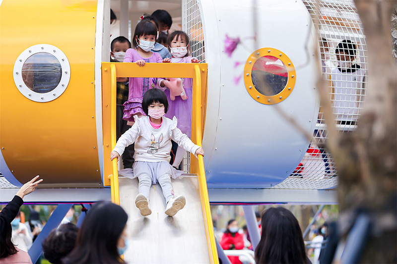 新型飛碟游樂設施